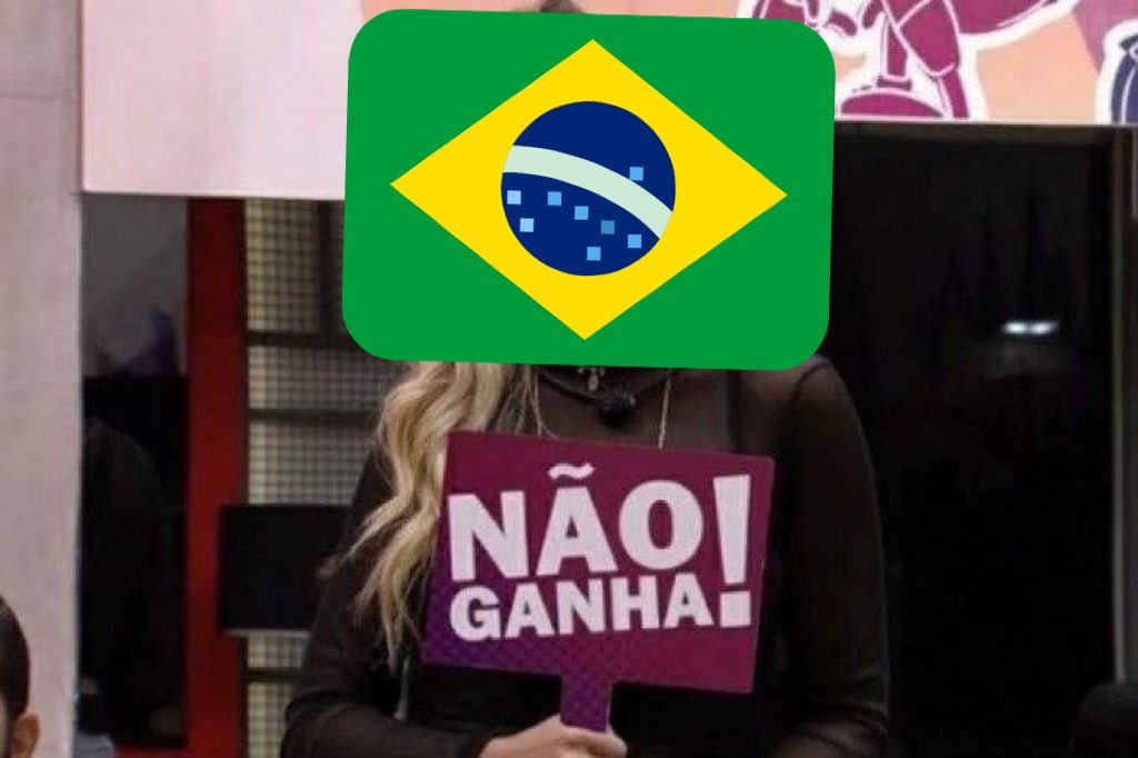 DuaaaNescau's tweet photo. PQ FAZ ISSO COM NÓS DONA DUA LIPA? #cachora #odio https://t.co/sMEEp6eTzo