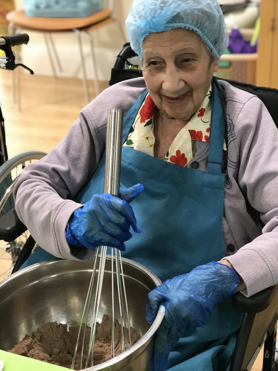 SummitCare's tweet photo. Every week the SummitCare Liverpool residents have the choice to attend a cooking class and this week the residents cooked cupcakes. Other residents played ball games.

#SummitCareLiverpool #agedcareAustralia https://t.co/Qor8bhR6DH
