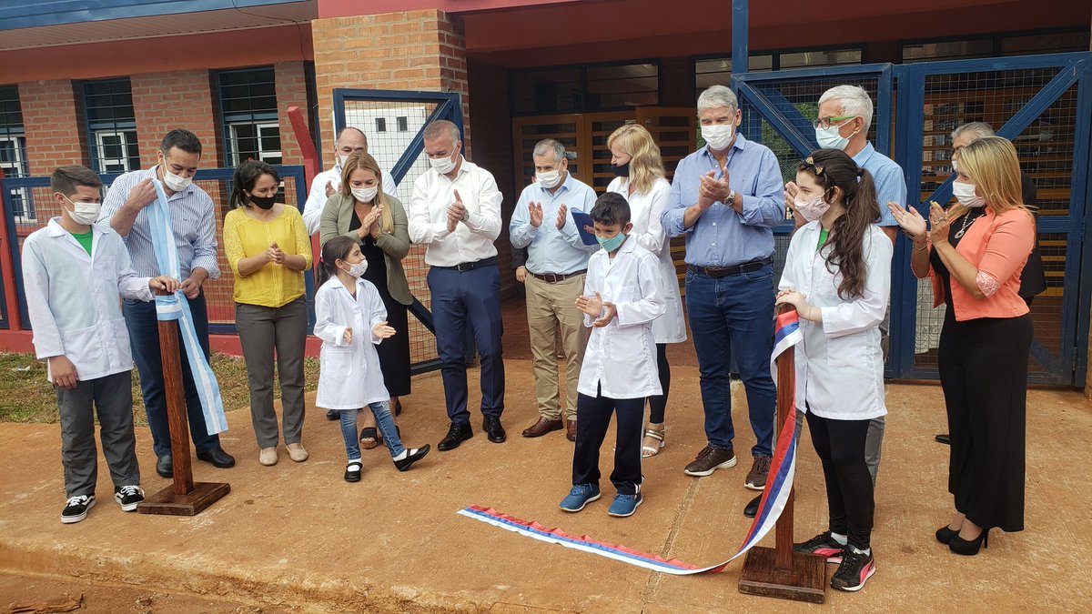 Laura_Noremberg's tweet photo. #Hoy Inauguración #Esc144 San Pedro Presencia dl Ministro @miguel_sedoff Junto al Vicegob @Arce_Carlos_ Presidente dl @CGEMisiones @jalbertogalarza demas Autoridad Educat Intendente Dip @SilviaRojasMnes Marta Bragañolo #VueltaAClases
@misioneseduca @linares_cielo @herrerayflia https://t.co/LQ83BALexK
