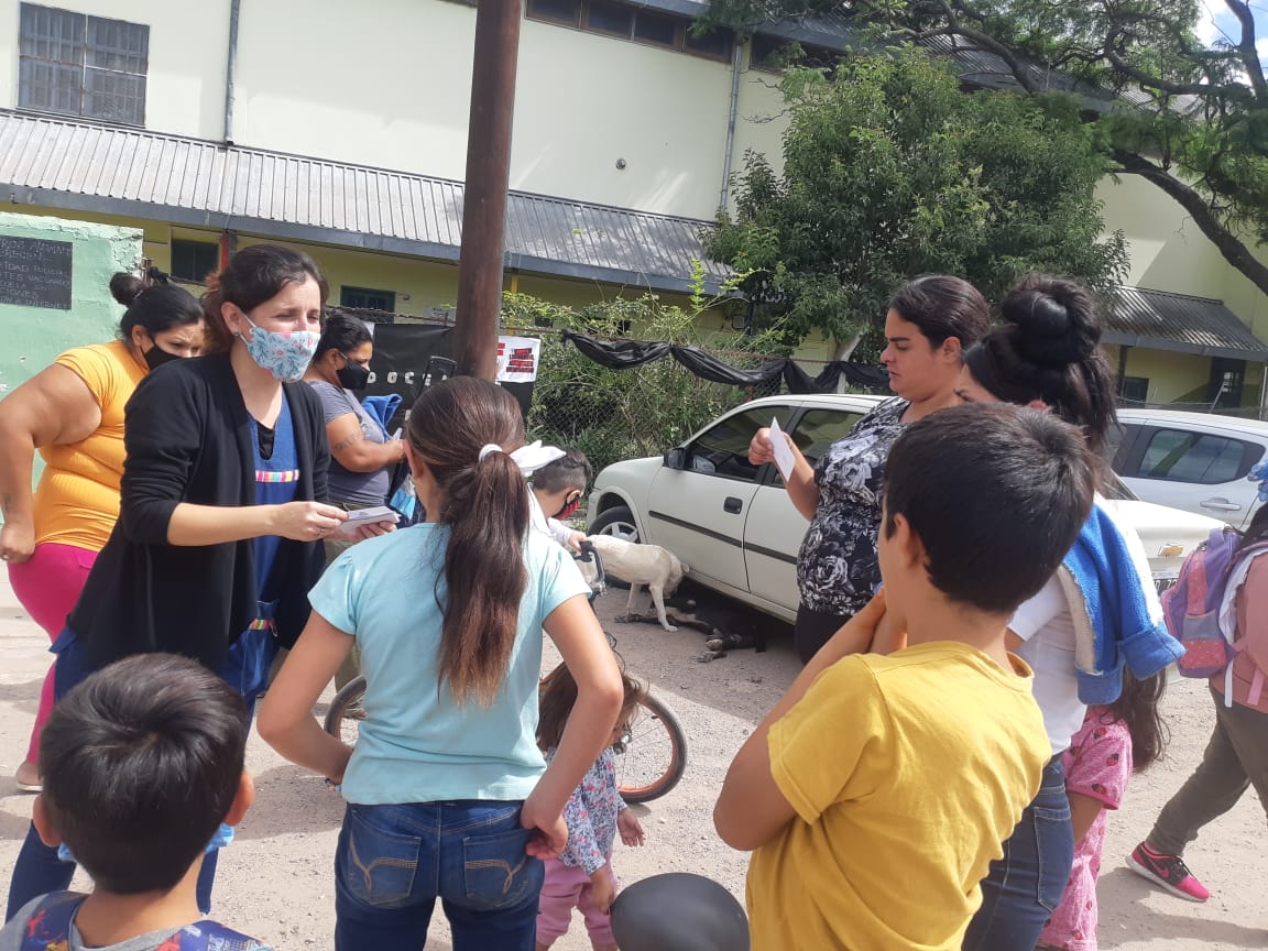 EliwitE's tweet photo. #DocentesEnLucha
#LlaryoraPrecariza
#FerreyraNoPiensa
Basta de pedir listado de docentes en asambleas ...
@telefecordoba 
@ElDoce @Cba24Ncomar @radiomitrecba @LAVOZcomar 
No tenemos miedo ... https://t.co/u23QRDG8ge