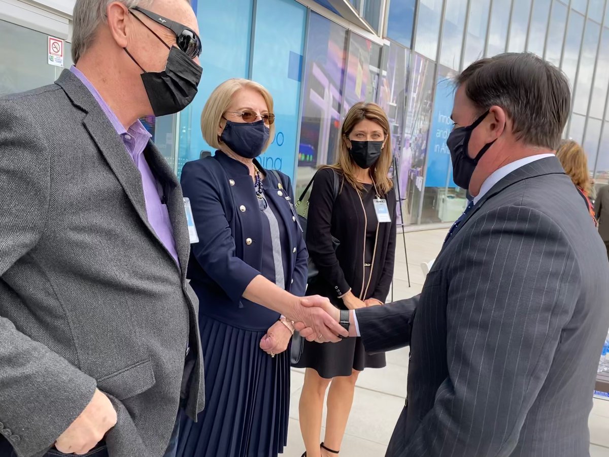 DougDucey's tweet image. #BREAKING: Intel announced a $20 billion expansion in Arizona, resulting in:

✅ 3,000 high-paying tech jobs
✅ 3,000 construction jobs
✅ 15,000 indirect jobs

Thank you, @intel, for choosing Arizona to grow your business 🌵