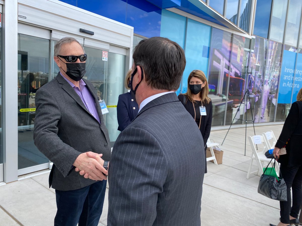 DougDucey's tweet image. #BREAKING: Intel announced a $20 billion expansion in Arizona, resulting in:

✅ 3,000 high-paying tech jobs
✅ 3,000 construction jobs
✅ 15,000 indirect jobs

Thank you, @intel, for choosing Arizona to grow your business 🌵