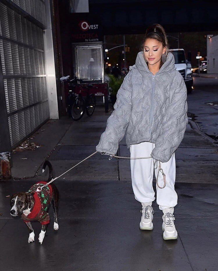 Ariana Grande Walking
