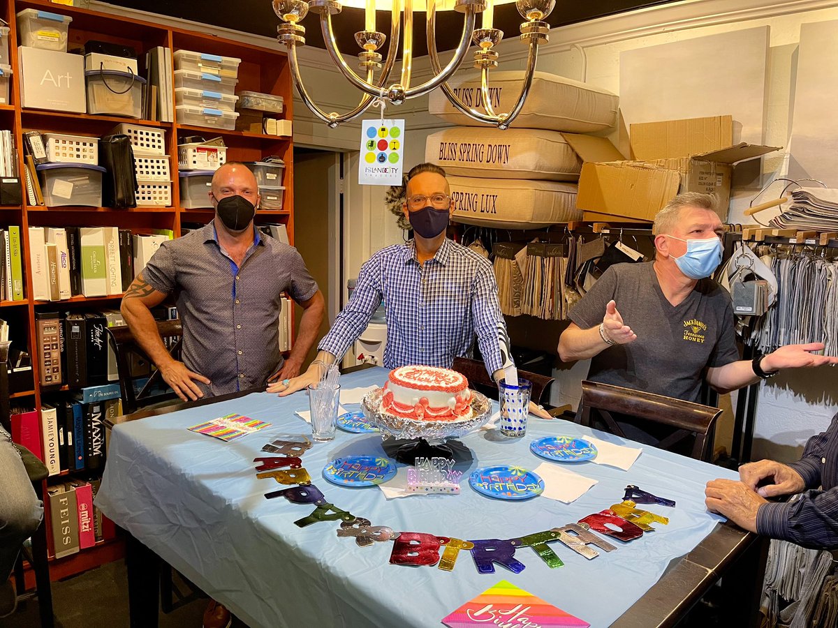 itsedwardoz's tweet photo. My colleagues at @IslandCityTrade @retro_interiors surprised me with an early birthday party! Delicious red velvet cake from @Publix !!! #happybirthdaytome #happybirthday https://t.co/SPRdHKKpIe