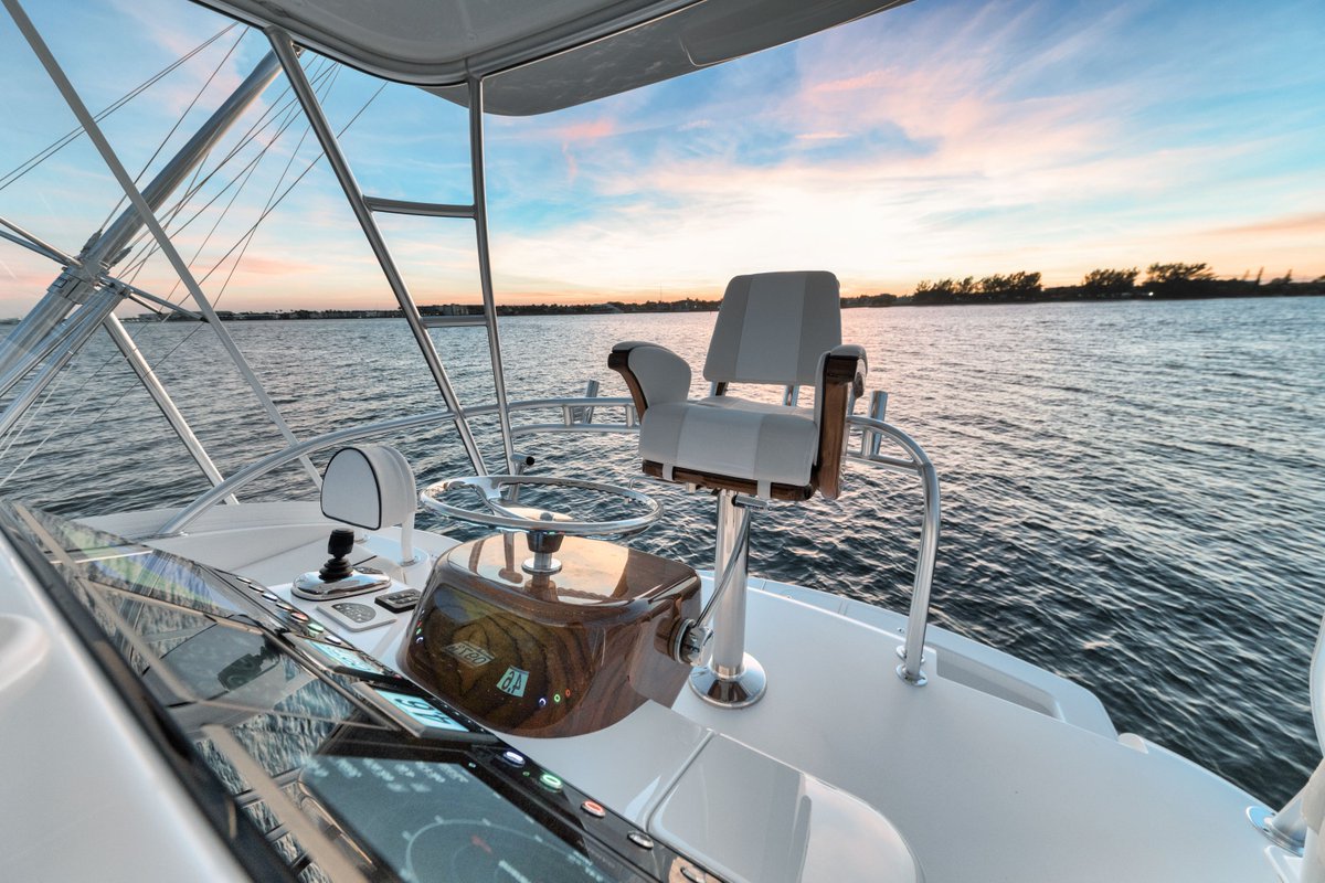 HMY Yachts tweet media