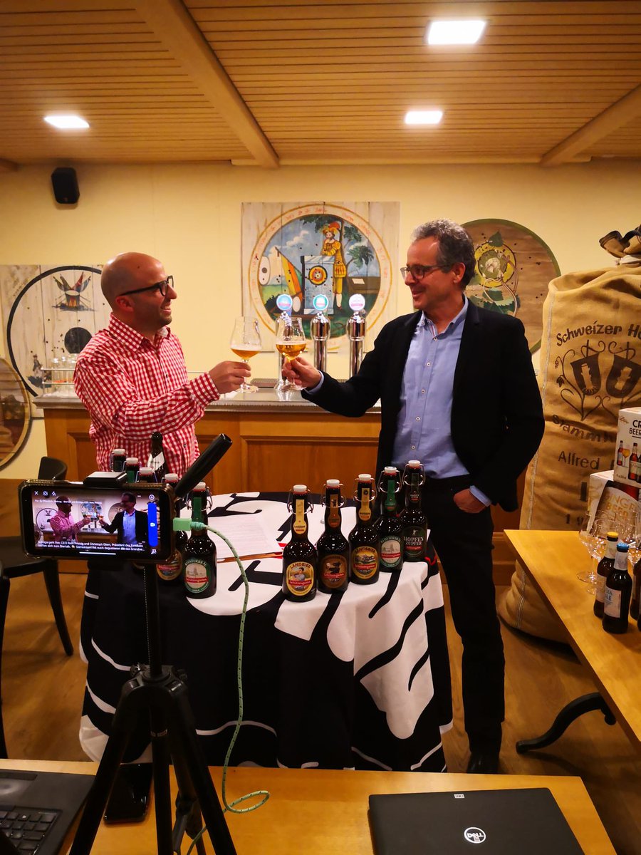 PreisigReto's tweet photo. Ein grosser Dank an unseren Schüga Fanclub-Präsidenten für die live session auf facebook von heute abend !🍻
#schützengarten  #slowbrewing #schüga  
#deinschüga https://t.co/nacmIOvyRs