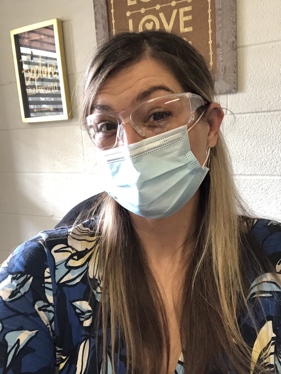 SoniaS04's tweet image. Thank you @HCDSB facilities for our new PPE’s. 👓 We have some happy staff!!  😃 Now to decide what option we wear 🤔 #covidfashion #covidteaching #makingthecut #stayingsafebutstillfashionable