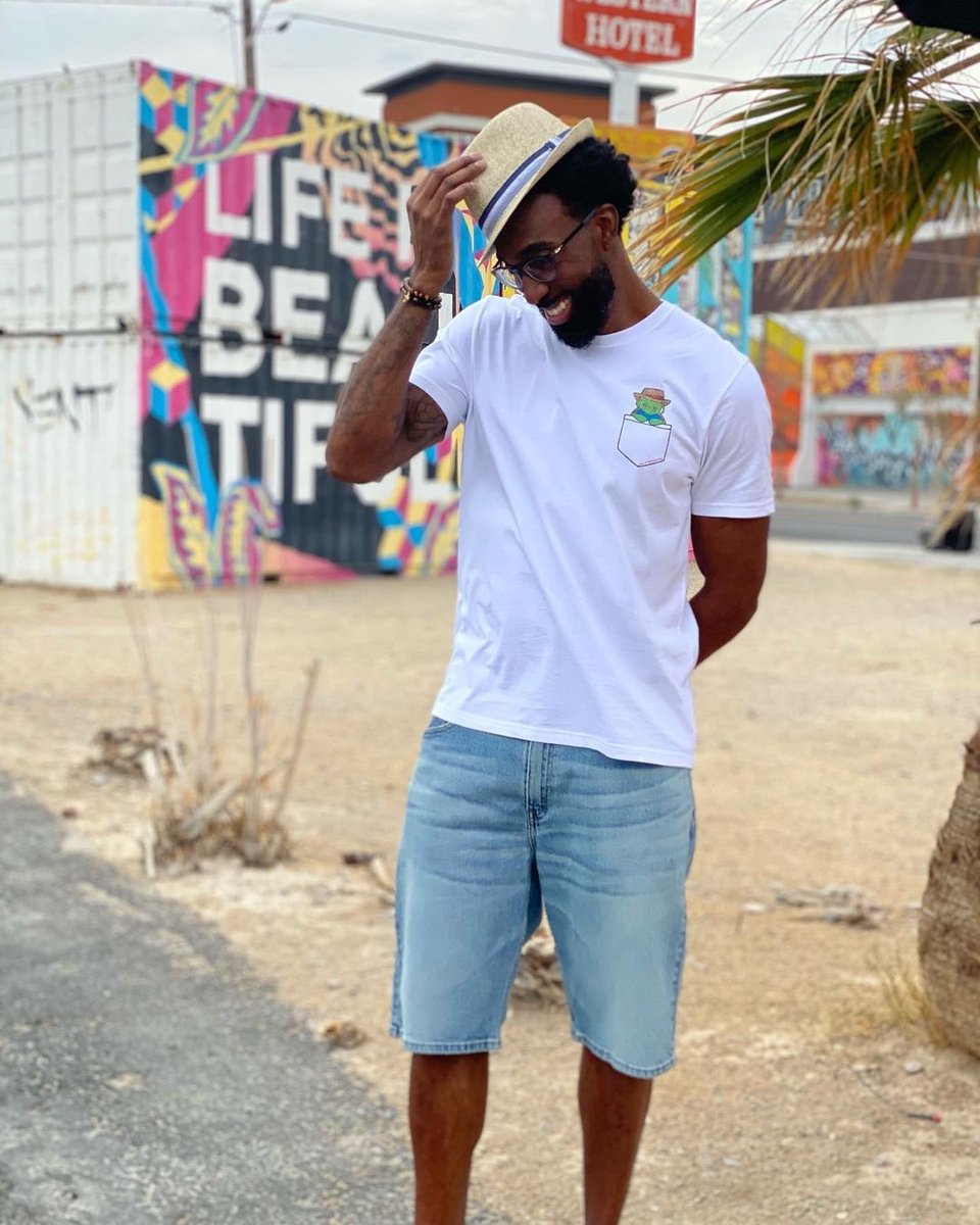 layop's tweet image. 🚨 Spring is officially here so why not give you some teasers from our BTS shots from our SS21 photoshoot ... these are just a few pics! 📸 

Stay tuned for more! 💯

Collection begins to drop April 2021! 😎🐢®️ 🌊 🏄🏽‍♂️✌🏾❤️
.
LAYOP.COM

#BTS
