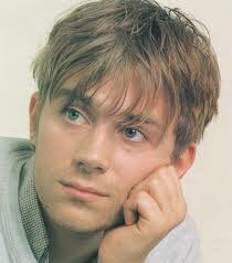 Happy birthday to the lovely damon albarn
we love u king 