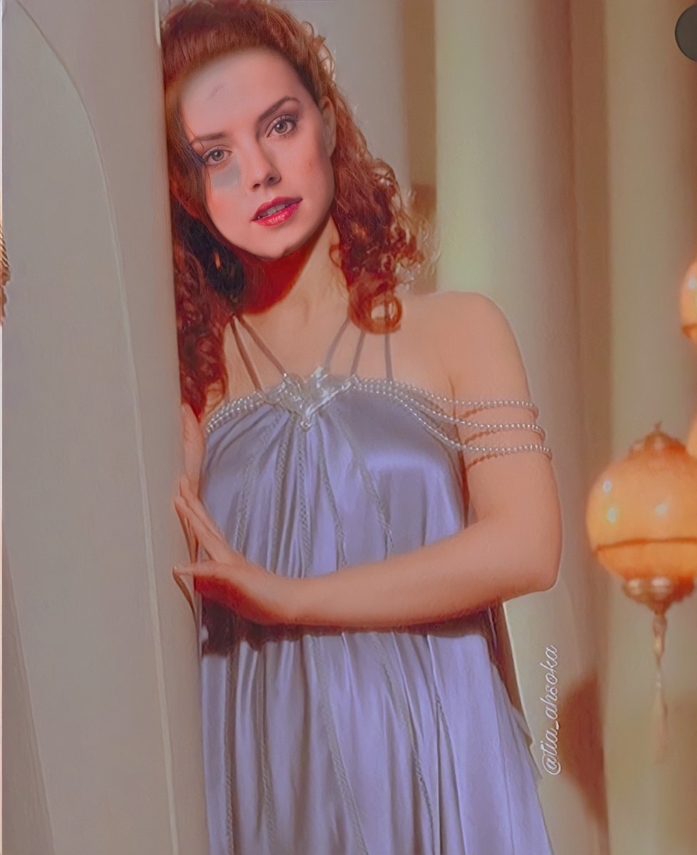 _moonlightArt_'s tweet photo. Princess Rey π
#reyloedit #reyloart #Reyedit #ReySkywalker #royal #starwars #Reylo #rey #reyben #reyloiscanon https://t.co/XMwaVU17y8