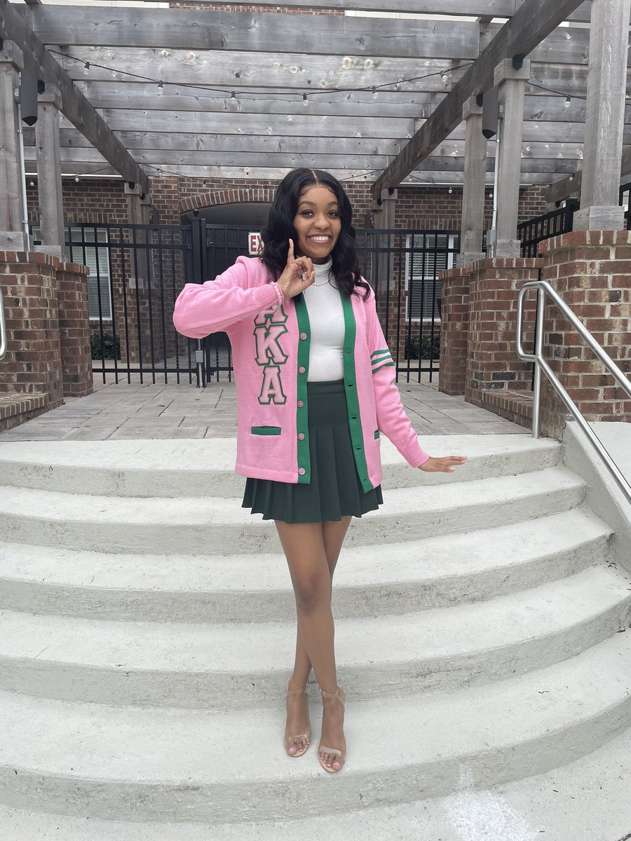 jkinggg___'s tweet photo. WelKome to my Pretty World💕💚            #AlphaKappaAlpha https://t.co/bZlWnkGs80