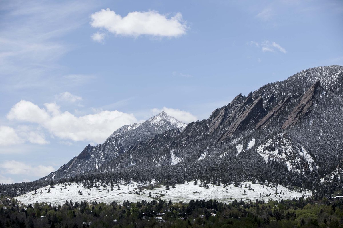 Galvanize stands with our members, staff, students, and the Boulder community during this time. Our hearts go out to the victims and families affected by this recent tragedy. Thank you to the brave heroes and first responders who acted quickly ❤️