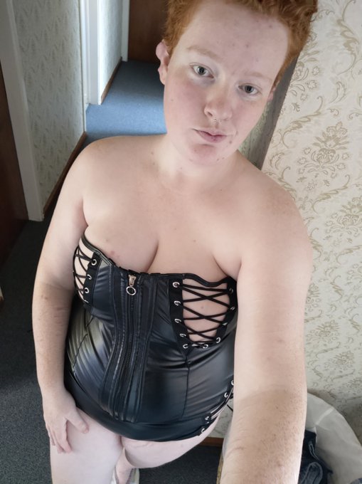 Playing around with the new stuff that came in from Lovehoney. Yeah, I'll neaten up and do a proper shoot