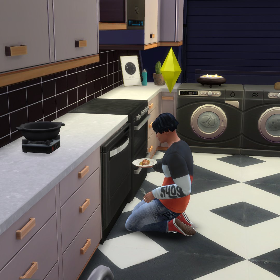 dr3amsims's tweet photo. When you're so hungry you have to eat on the floor close to the fridge 😋🥘 #Sims4 https://t.co/ftoXITqc8j