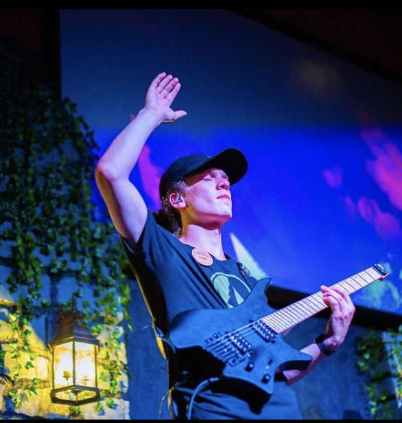 foresthome's tweet photo. I think we can all agree that worshipping at Forest Home is a life-altering experience! 🙌 #worship #foresthome #summercamp #summer2021 https://t.co/UmX7loBIHc
