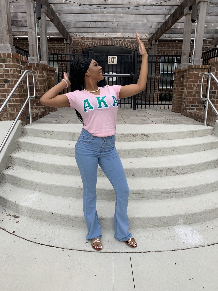 lex_viv's tweet photo. Been pretty, pearls came separately 💚💓 #1908 #41 https://t.co/UdZl2GkWB6