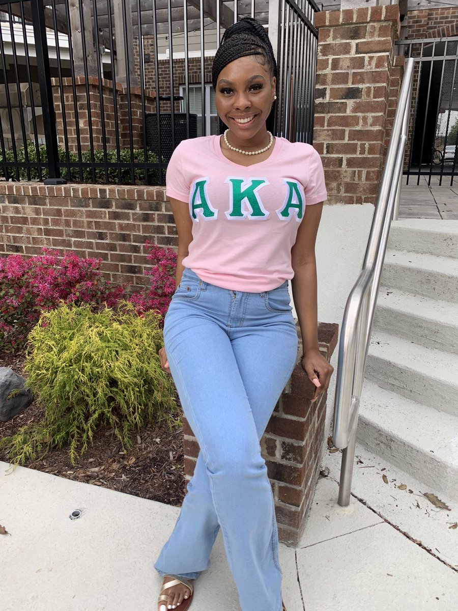 lex_viv's tweet photo. Been pretty, pearls came separately 💚💓 #1908 #41 https://t.co/UdZl2GkWB6