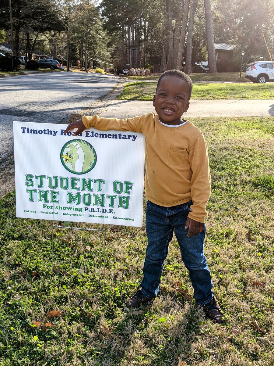 DrKenaWorthy's tweet photo. Look at this cute little Student of the Month! #trespride https://t.co/yftCrlClTO