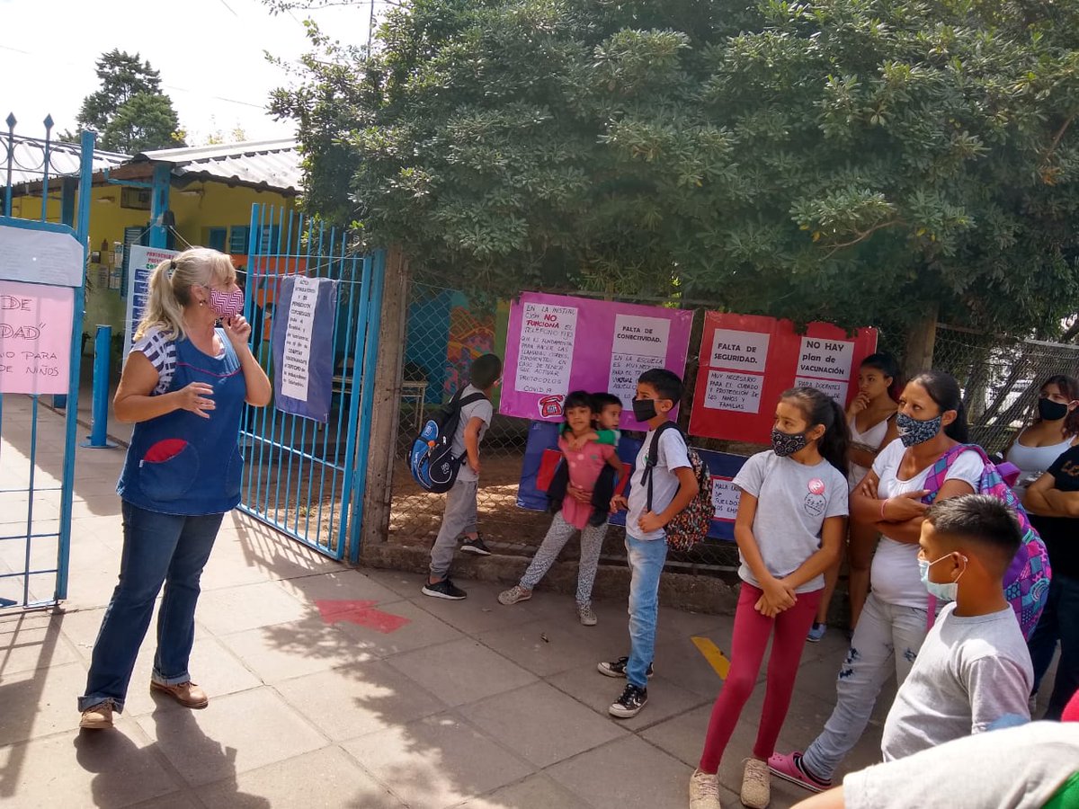 EliwitE's tweet photo. #DocentesEnLucha
#LlaryoraPrecariza
#FerreyraNoPiensa
Basta de pedir listado de docentes en asambleas ...
@telefecordoba 
@ElDoce @Cba24Ncomar @radiomitrecba @LAVOZcomar https://t.co/pXOJAYvVHs