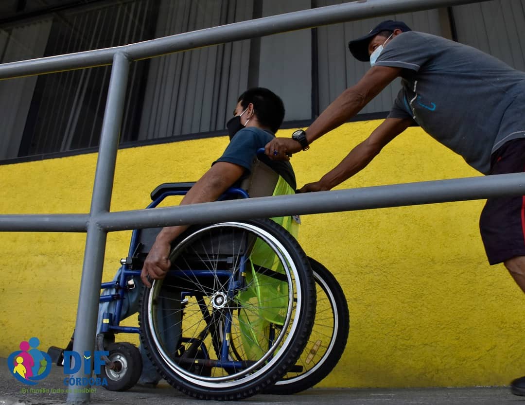 DIFCordoba's tweet photo. Reactiva DIF programa de apoyo psicológico “Cuidando a quien cuida".
El objeto es seguir apoyando emocionalmente a aquellos que cuidan de algún familiar o amigo con discapacidad en casa, el #DIFCórdoba, invita a participar en la reactivación del taller virtual. https://t.co/kQVE2x9jT0