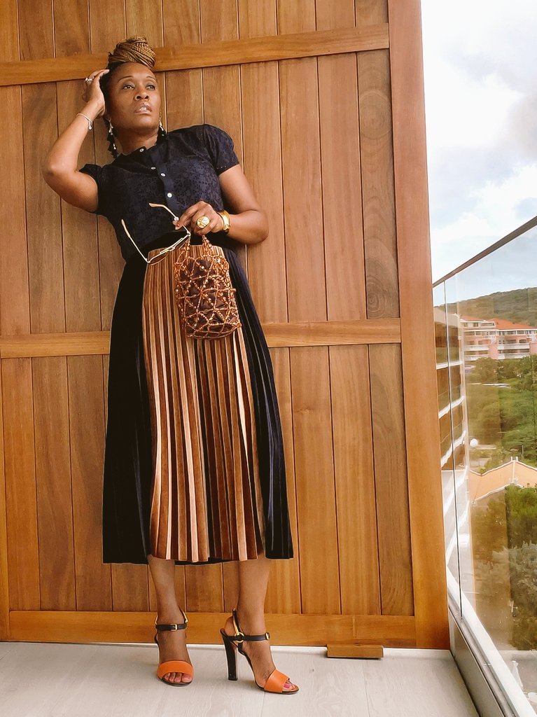 MichelleBaileyB's tweet photo. Have you checked out my new blog? Promise you will love it.
https://t.co/1moH2k8388 
 #Simplicity #style #styledbyme https://t.co/coGjz1SbeF