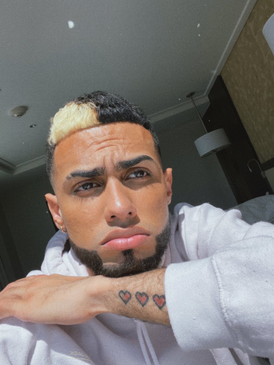 jaywheelerpr's tweet photo. RT y saco un tema a principios de abril 🖤 https://t.co/3CJuBemNV6