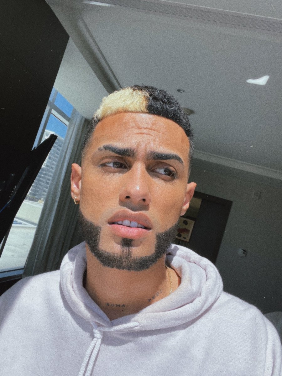 jaywheelerpr's tweet photo. RT y saco un tema a principios de abril 🖤 https://t.co/3CJuBemNV6