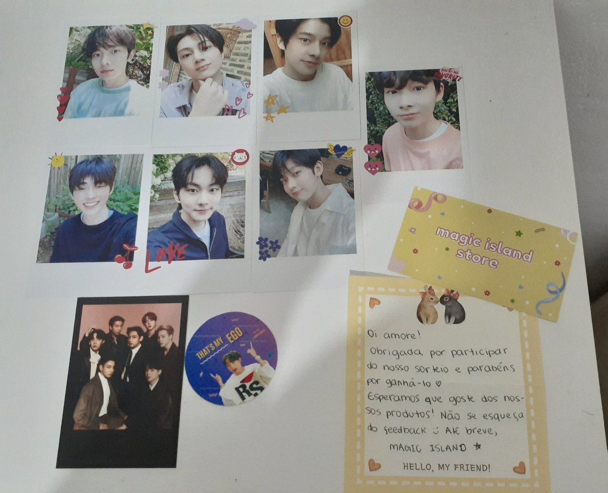 just_a_btslover's tweet photo. Chegou meu prêmio que ganhei do sorteio da @magickisland.
E sério eu amei demais são muito lindos e perfeitos. Os mimos também são incríveis
Tô até sem palavras para explicar o quanto estou feliz.
Muito obrigada mesmo pelo sorteio incrível que fizeram.💜💜💜💜💜💜 https://t.co/JbcyBW9qf4