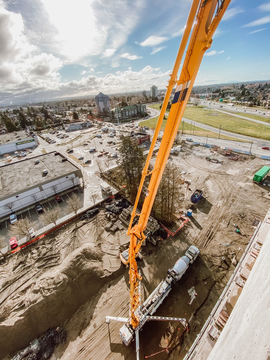 fuhriousconst's tweet photo. Got the big stick out to get concrete pumped up to the 11th floor for some architectural planters! Not always this easy 😂🤙 #concrete #fuhriousconstruction #architecturalconcrete . https://t.co/4qbMQ2My4n