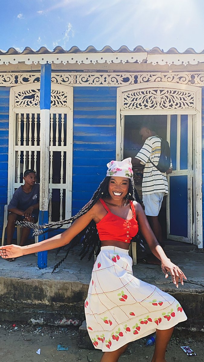 Country Girl ano fool!
Hold your own, fight for what you want, and dream bigger than where you are!❤️✨  Making the family proud one day at a time! 

P.S. Catch me on @smilejamtvj tomorrow @ 6:42am as I share my story from trials to success!