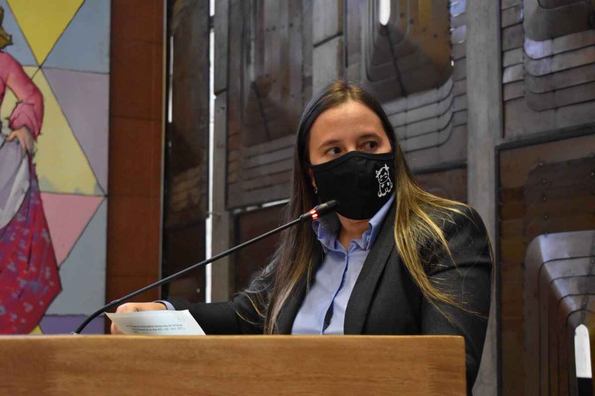 En este día tan especial para la cultura de nuestro municipio, queremos agradecer a la honorable diputada #MaríaEugeniaLopera por la proposición de la condecoración que hoy recibe nuestra Banda Sinfónica por sus 85 años de trayectoria artística.