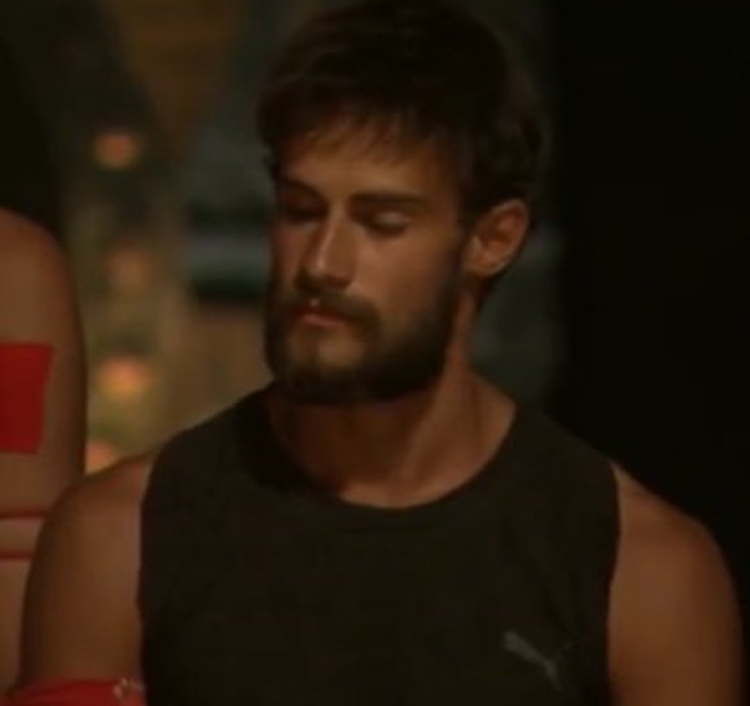 Yeni bolumde gene röportaja konuşan bi batuhan olacak ve gene bizim takım gösterilmeyecek. #survivor2021