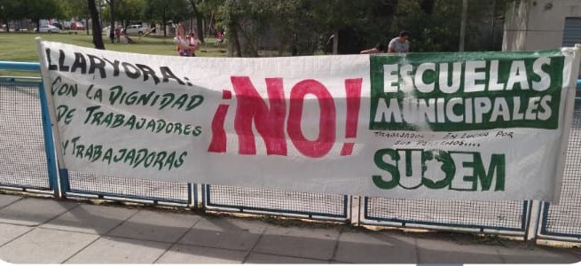 valecarda's tweet photo. #FerreyraNoPIENSA
#LlaryoraPrecariza
#DocentesMunicipalesEnLucha
@LAVOZcomar @Cadena3Com @NacionalCordoba @580universidad @radiomitre @RadioLa5taPata https://t.co/929x1uG1k7