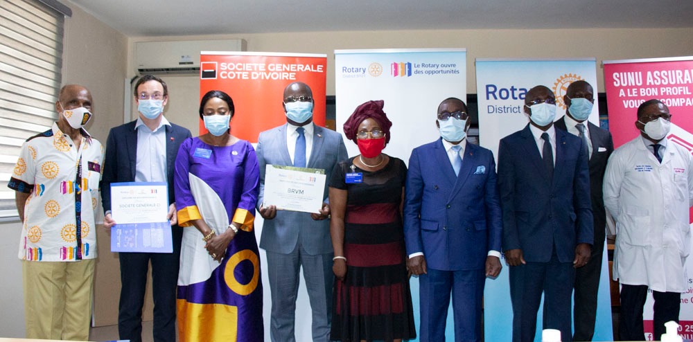 BRVM_UEMOA's tweet photo. La #BRVM , la @SG_CotedIvoire et @sunu #SUNUAssurancesCI, en partenariat avec les #RotaryClubsCI ont offert une salle multimédia au Service des Maladies Infectieuses et Tropicales du #CHU de #Treich, ce 23/03/2021 en présence du Min. de la Santé et de l’Hygiène Publique de CI. https://t.co/FBulHLrqwW