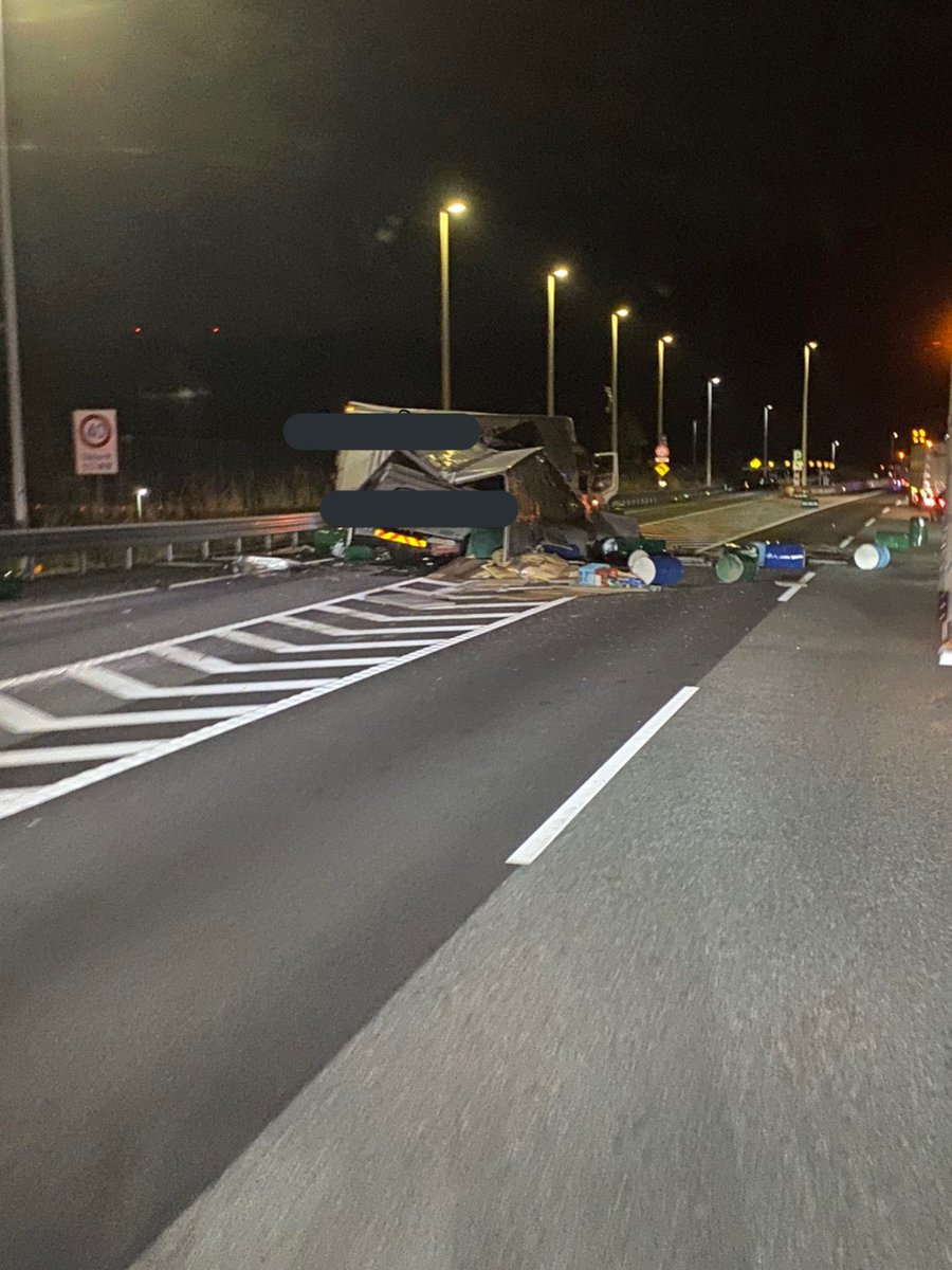 新東名高速 トラックの横転事故 道路に落下物 新清水ic付近 撮影は未明 事故 災害 Yahoo リアルタイム検索 新東名高速 トラックの横転事故 道路に落下物 新清水ic付近 撮影は未明 事故 災害 Yahoo リアルタイム検索