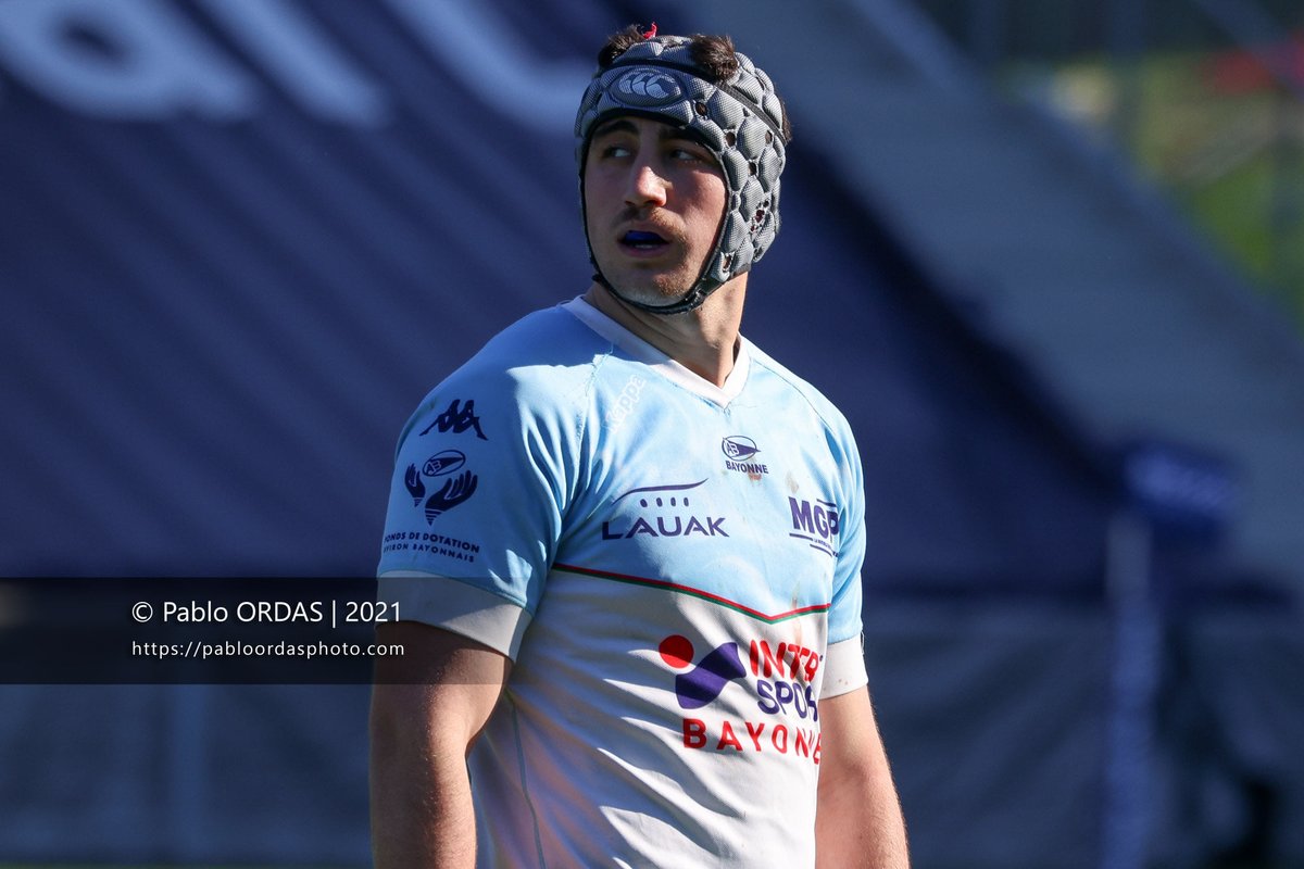 Aïtor HOURCADE, 3eme ligne et capitaine #EspoirsAB, est à Marcoussis avec l'EDF U20🇫🇷 comme partenaire d'entrainement du XV DE FRANCE🇫🇷 du 3eme ligne et capitaine Charles OLLIVON pour préparer🏴󠁧󠁢󠁳󠁣󠁴󠁿 vendredi prochain, en espérant que.....😀👍🔵⚪️
📸Crédit photo: Pablo ORDAS
