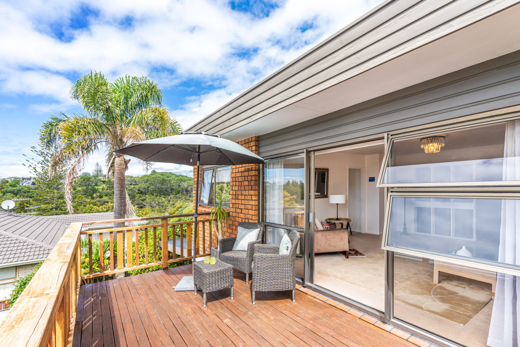 DebMcCool's tweet image. 🏠 #newlisting 2/7 Sandford St, Campbells Bay
Retreat To A Spectacular Location
4 Bed, 2 Bath, 3 Living, Dbl Gge elevated family home in a fabulous location, with expansive sea and park views. 
Call me today to view 📞 021 660 459 or visit my open home, Sat/Sun 11.30am- 12.00pm