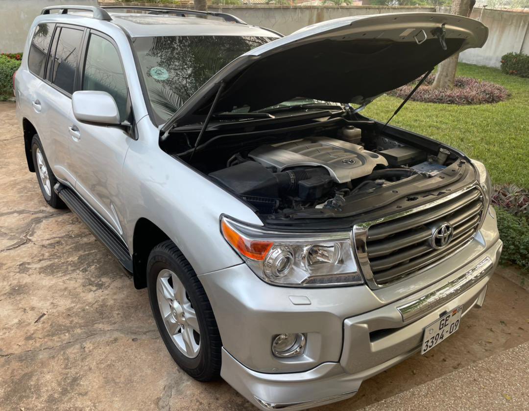 realerrandgod's tweet photo. Luxury Toyota Land Cruiser for sale 
Year : 2009
Mileage : 150k
5.7L V8 engine 

Price : GHS 250k negotiable 
#car #sale https://t.co/0y5ApJO5Xp