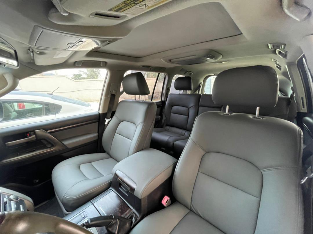 realerrandgod's tweet photo. Luxury Toyota Land Cruiser for sale 
Year : 2009
Mileage : 150k
5.7L V8 engine 

Price : GHS 250k negotiable 
#car #sale https://t.co/0y5ApJO5Xp