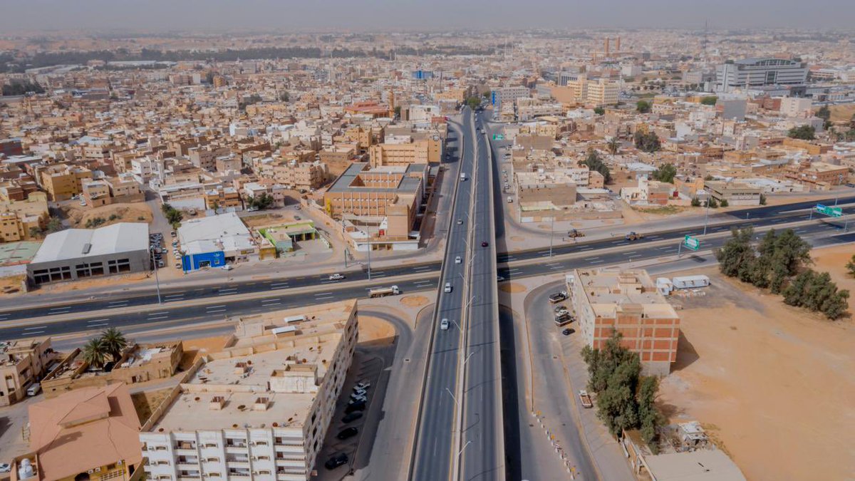 ghalebalsahly's tweet photo. معلومة مفرحة
افتتاح طريق الملك عبدالله في #بريدة بشكل كامل الأحد المقبل بمشيئة الله.
هذا المشروع العملاق إضافة لبريدة وسيكون ناقلا مهما من الجنوب للشمال ومن مزاياه آفاقاً تجارية جديدة كما سينعش أحياء كادت أن تفتقد أهميتها.
شكرا للقيادة ولسمو أمير منطقة القصيم ولأمانة ونقل المنطقة https://t.co/zpxcgHOz7B