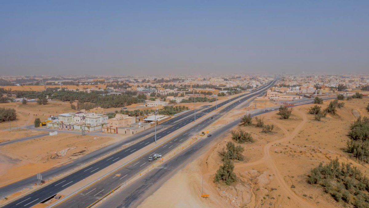 ghalebalsahly's tweet photo. معلومة مفرحة
افتتاح طريق الملك عبدالله في #بريدة بشكل كامل الأحد المقبل بمشيئة الله.
هذا المشروع العملاق إضافة لبريدة وسيكون ناقلا مهما من الجنوب للشمال ومن مزاياه آفاقاً تجارية جديدة كما سينعش أحياء كادت أن تفتقد أهميتها.
شكرا للقيادة ولسمو أمير منطقة القصيم ولأمانة ونقل المنطقة https://t.co/zpxcgHOz7B
