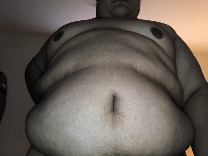 Y’all want some nude workout stuff? #gaybear #gaychub #gayworkout #AmateurContent #bellyfat https://t