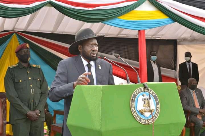 mosessakondo's tweet photo. Kiir didn't simply ring the bell for the top four candidates, but he says that he objects those sending children to study in other countries. "Now that there is peace, we must organize so that all of the children who are studying outside the country return”
#SSOT https://t.co/789bn3PSTm