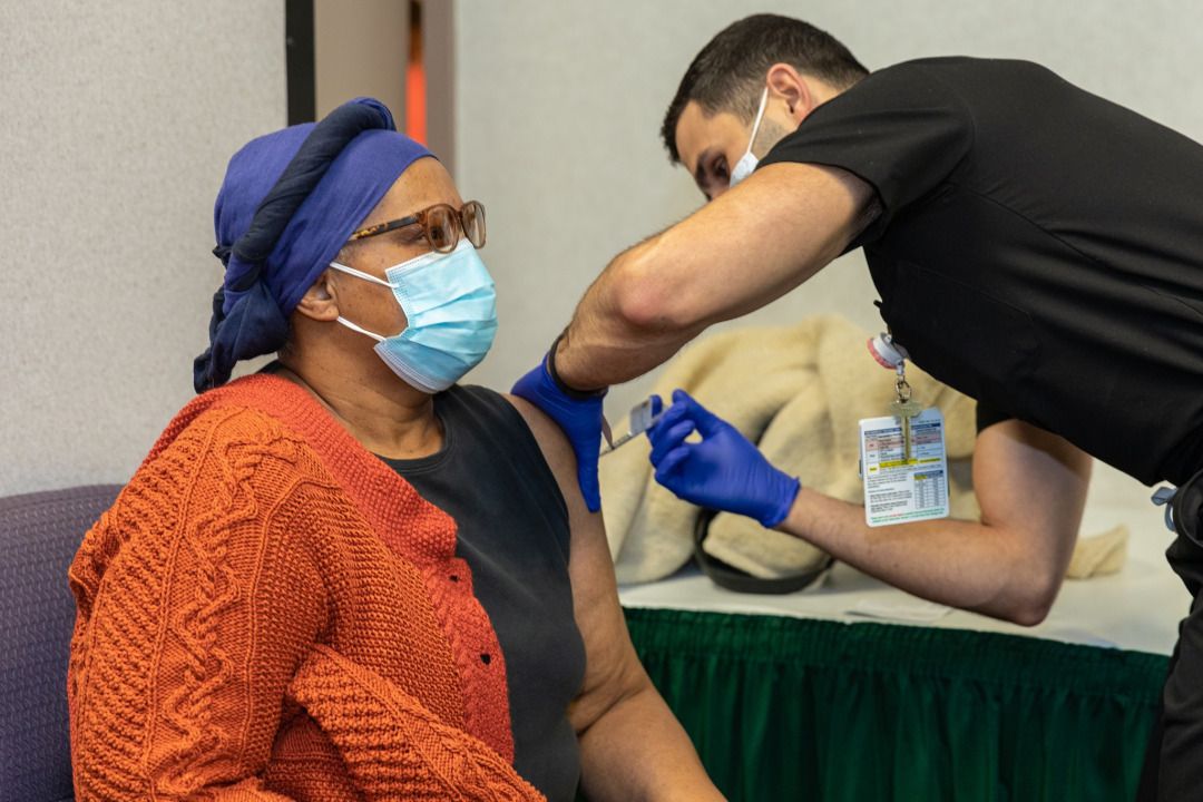 BlockClubCHI's tweet photo. There will be a vaccination event in Lincoln Square on Thursday. Here's how to sign up: https://t.co/hi94ZrlNGd. https://t.co/8KjZ7IYvdN