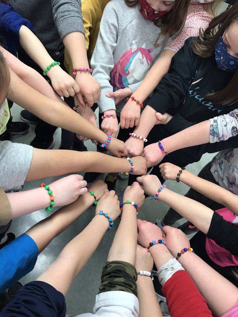 ellen_probe's tweet photo. Thank u to our Elementary Indigenous Education Teacher, Melanie Morrow, for a fun, hands-on Wolf Willow Seed presentation. My students loved making a wolf willow seed bracelet, and I had no idea that is what the inside of a silver berry looks like! @LethSchDivision @GBProbeSchool https://t.co/AtZ8aiKkj8
