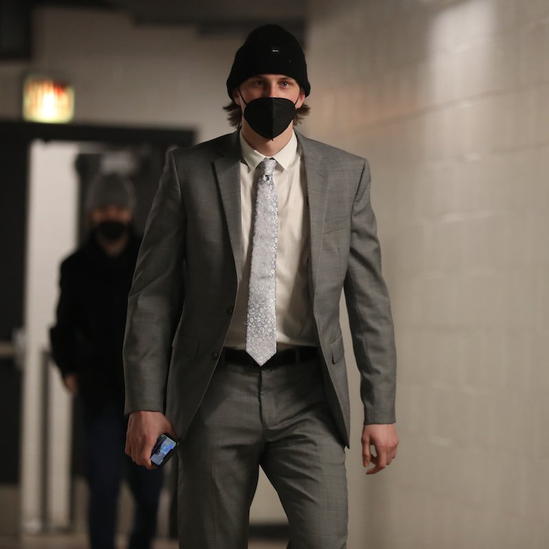 NHLBlackhawks's tweet photo. Hockey Player Making His @NHL Debut In Suit dot jpeg

#Blackhawks https://t.co/qX1docyT9f