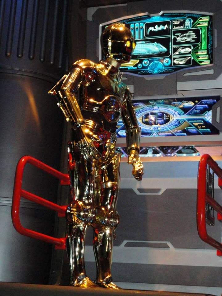 Disnerdette83's tweet photo. The #R2D2 figure and #C3PO figure in the queue of #StarTours at #Disneyland are actual movie props that #GeorgeLucas gave #Imagineers to use for the ride
#Disney #StarWars #DisneyTrivia #StarWarsTrivia #DisneyFunFact #StarWarsFunFact #DisneyTidbits #StarWarsTidbits https://t.co/1zpMQcOpPx
