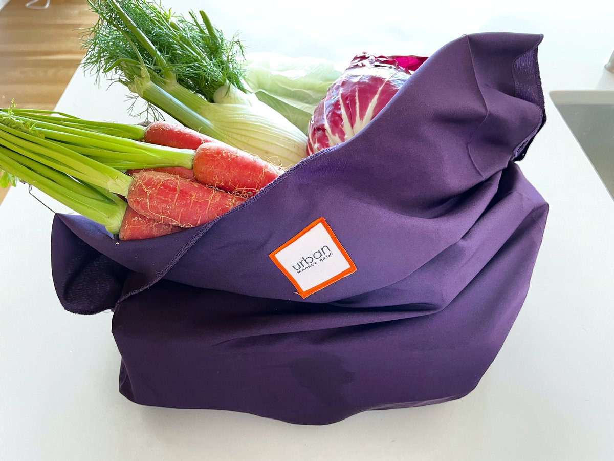 UrbanMarketBags's tweet photo. Fresh veggies nestled in our super soft supplex nylon bag ๐ donโt be fooled by the lightweight, plush feel, Urban Market Bags are super strong and will look โจas good as newโจ year after year. #reusablebags #ecofriendly #earthfriendly #nomoreplastic #springproduce https://t.co/q6x1T88N6l
