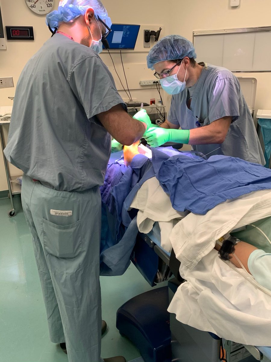 1 year anniversary of this emergency case at the start of #COVIDー19.
Just <a href="/Adnan_PrsicMD/">Adnan Prsic, MD</a> and me. No resident, no tech, no drapes, no gown. Just sterile gloves and a sore back!
Excellent patient outcome that permanently ⬇️ my wastefulness.

#orthotwitter <a href="/OrthoAtYale/">Yale Department of Orthopaedics and Rehabilitation</a> <a href="/YaleMed/">Yale School of Medicine</a>