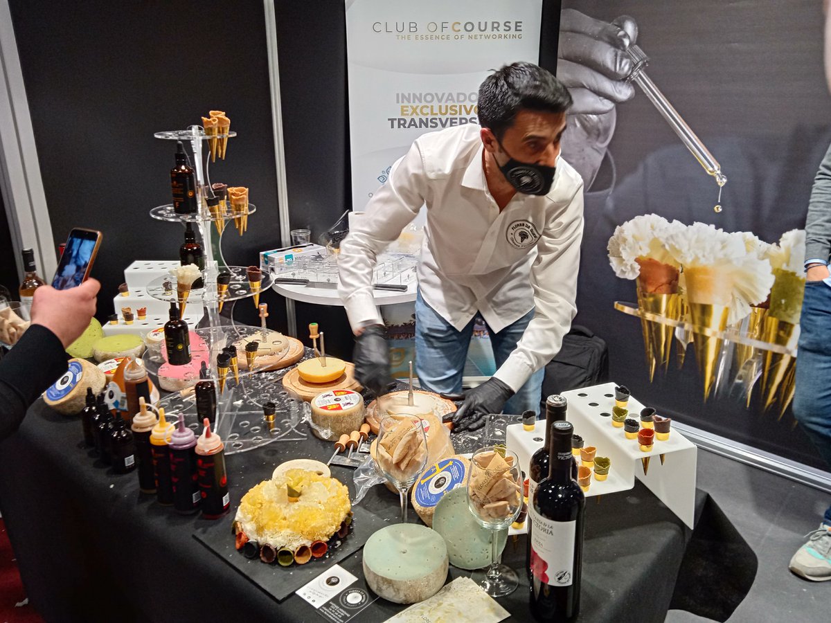 Queso, vino y buena compañía..